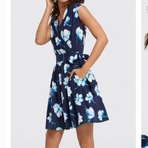 Draper James | Floral Knot blue white Dress sz Medium